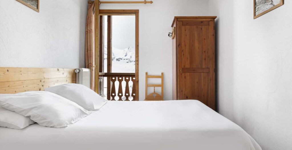 picture of a double bedroom in val chaviere val thorens
